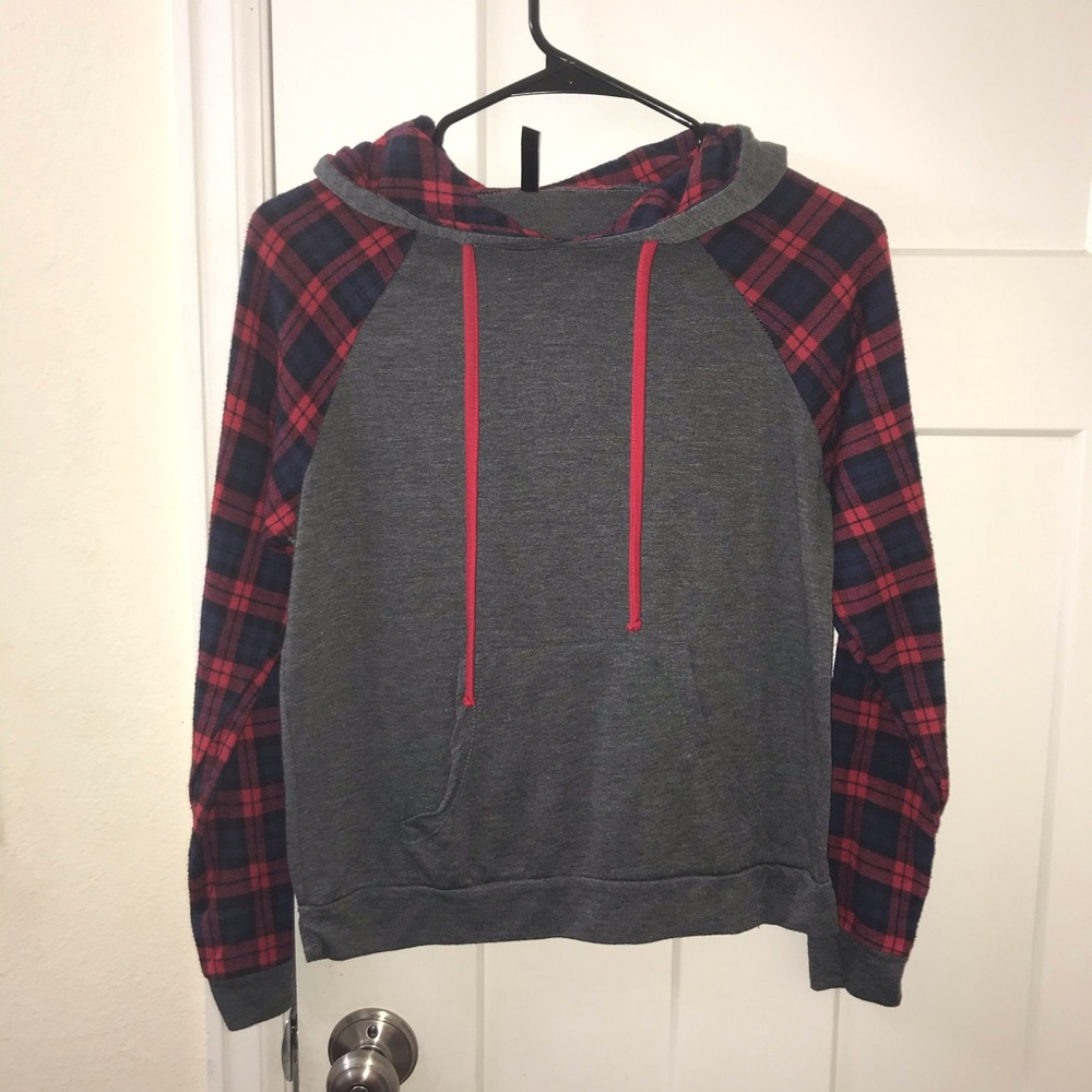 Hooded shirt